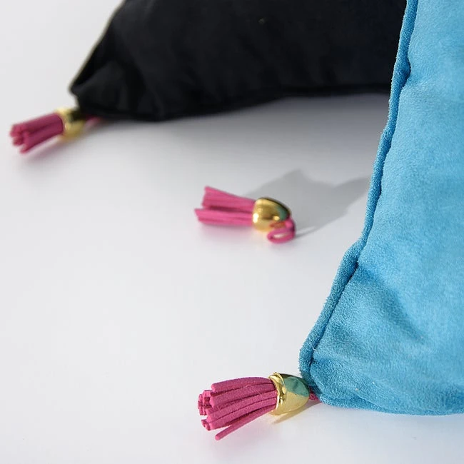 POMPONS S X 3 NYLON/POLYU FUCHSIA 1 POMPONS S X 3 NYLON/POLYU FUCHSIA