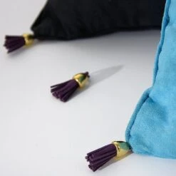 POMPONS S X 3 NYLON/POLYU PRUNE