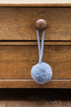 Gland Avec Pompon Gland De Clé Pom Pom Dia. 4 Cm, Gris