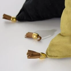 POMPONS S X 3 NYLON/POLYU CAMEL